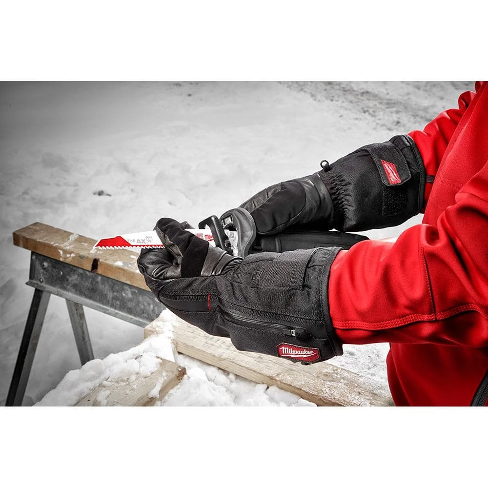 Milwaukee X-Large Rechargeable Heated Gloves with REDLITHIUM USB Battery and Charger 10 Milwaukee X-Large Rechargeable Heated Gloves with REDLITHIUM USB Battery and Charger - Image 10
